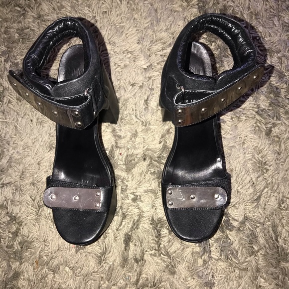 UNIF GONER PLATFORM HEELS - Picture 2 of 4